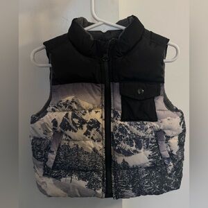 Baby GAP puffer vest snow mountain scene full‎ zip toddler size 12-18 months